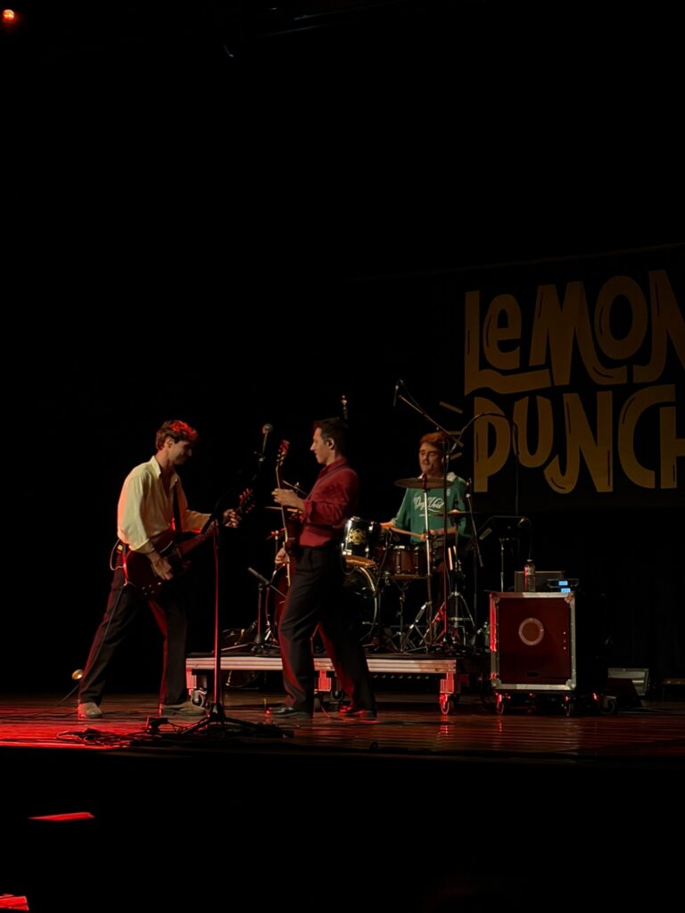 Lemon Punch sous les lumières rouges de l’Espace des Arts des Pavillons-sous-Bois